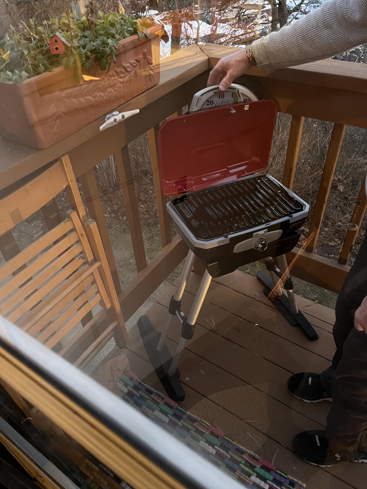Cuisinart Petite Gourmet Portable Gas Grill with VersaStand, Compact Portable Grill Propane, 150 Sq. In. Cooking Surface, 5,500 BTU Burner Small Gas Grills for Camping, BBQ, Adjustable Base, Handles - Customer Photo 1