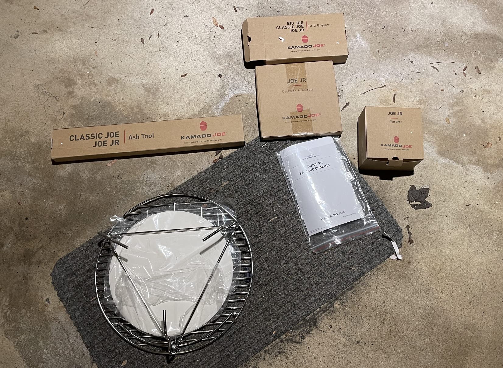 Kamado Joe Joe Jr 13.5-inch Portable Ceramic Charcoal Grill with Grill Stand, Stainless Steel Cooking Grate, Heat Deflectors and Ash Tool in Red, Model KJ13RH - Customer Photo 2